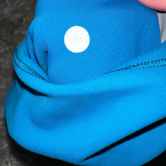 Lululemon In Movement Short 2.5” - Picture 3 of 3